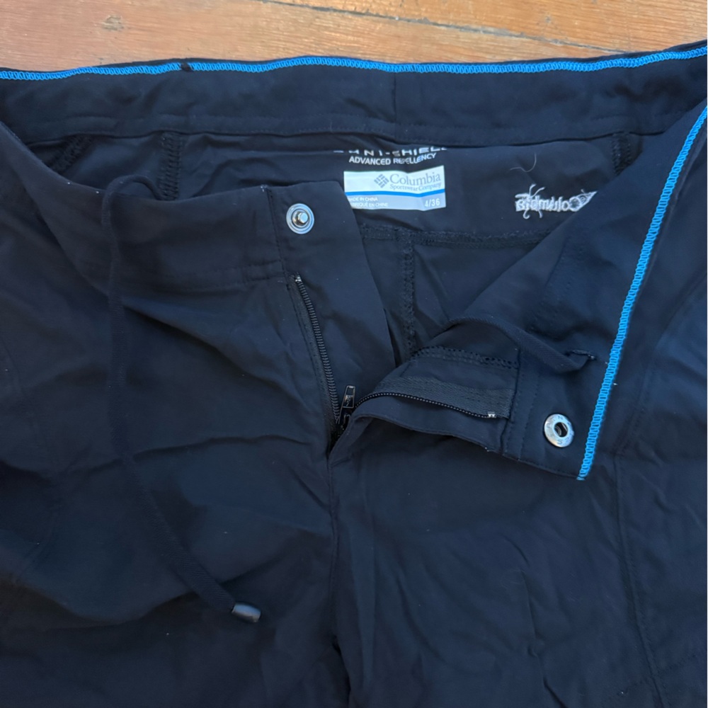 Columbia Women’s Black Hiking Pants | Size 4 | Lightweight Outdoor Pants - Picture 2 of 3